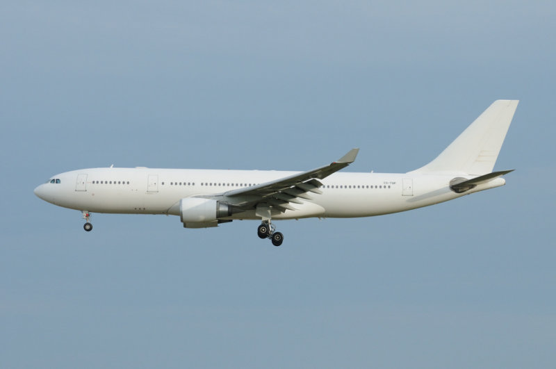 AIRBUS A330-200